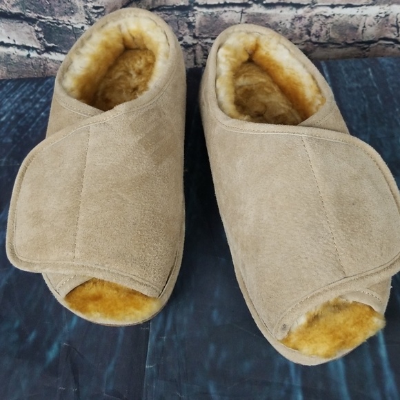 Old Friend Other - Old Friend Leather and Lambskin Slippers Size 12 Old Friend Other - Old Friend Leather and Lambskin Slippers Size 12
